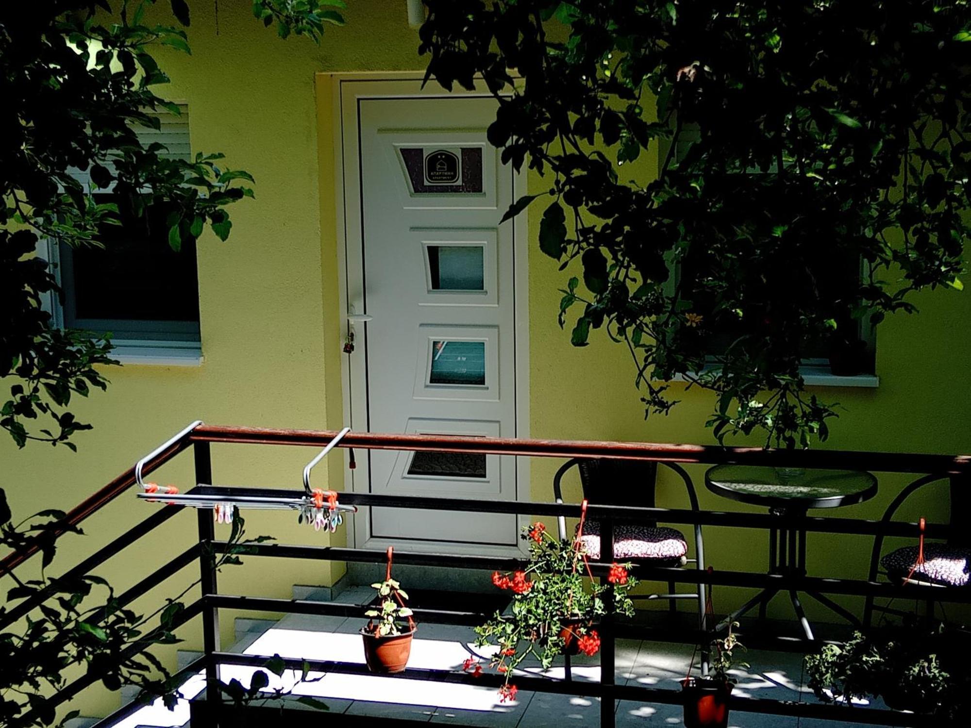 Lux Snezana Apartman Rednek Kültér fotó